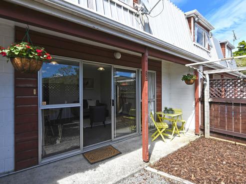 8B Montgomery Crescent, Clouston Park