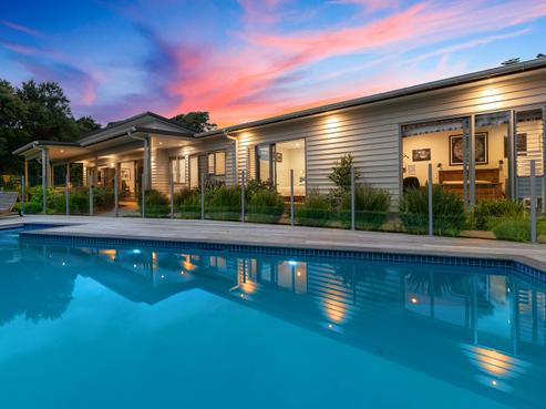 18 Stevensons Crescent, Albany Heights