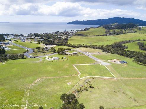 12 Amelie Place, Coopers Beach