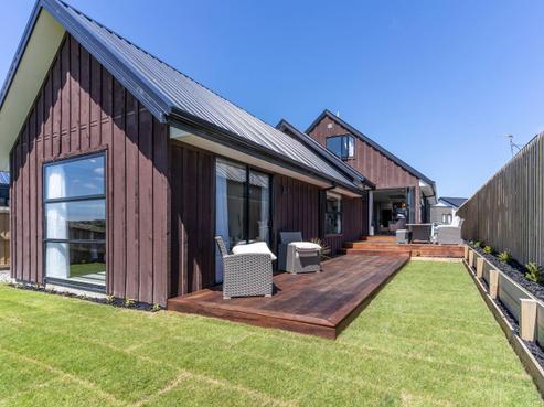 39 Dow Square, Hornby
