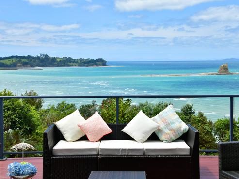 979 Whangaparaoa Road, Matakatia