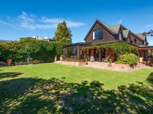 136 Hunter Crescent, Wanaka