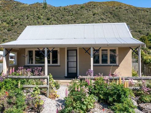 151 Scotland Street, Roxburgh