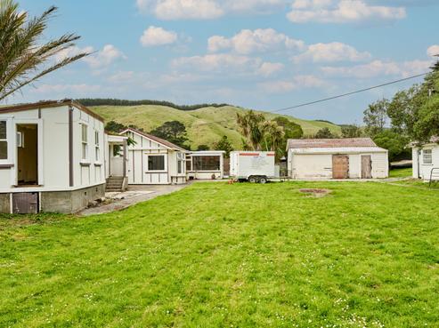 1010 Makara Road, Makara