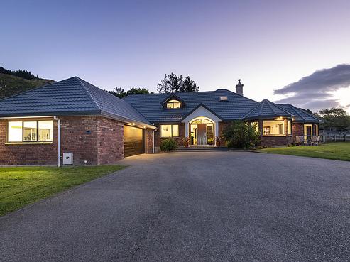 29 Eucalyptus Way, Paraparaumu