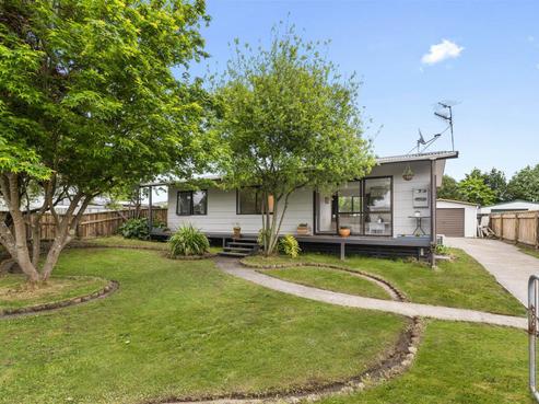 24 Grayson Avenue, Mangakakahi