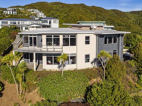 9 Caughley Grove, Karori