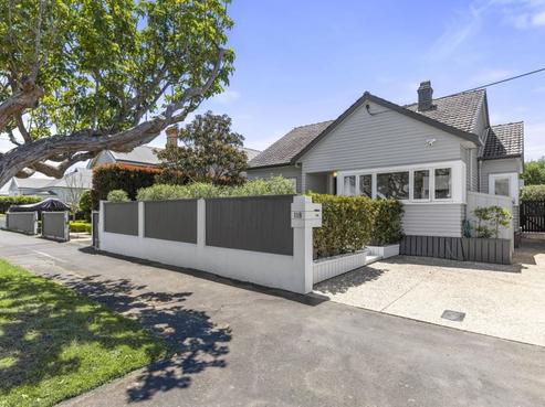 1/118 Victoria Road, Devonport