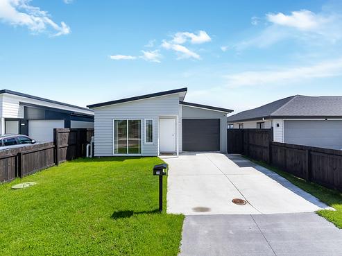 75 McLarin Road, Glenbrook