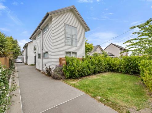 104 Hastings Street West, Sydenham