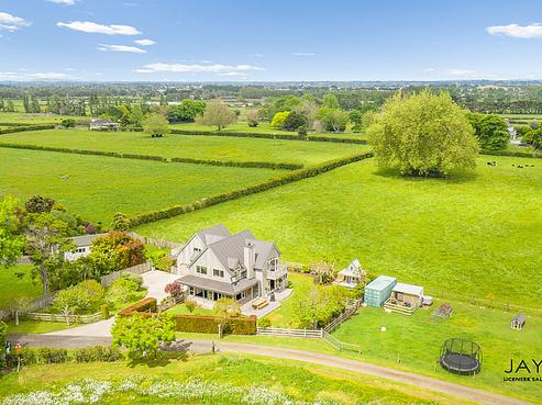 26 Village Way, Ardmore