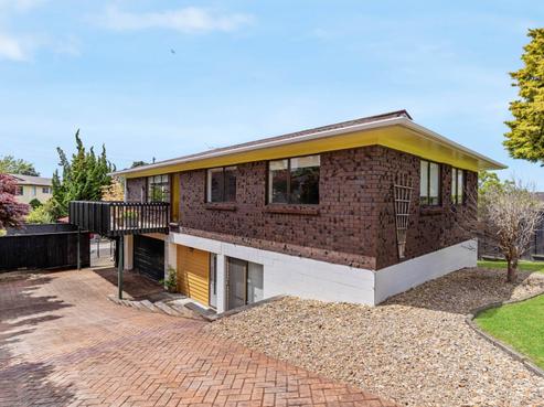 8 Anich Road, Massey