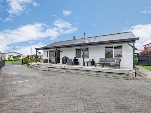 22 Edgewater Parade, Waiuku