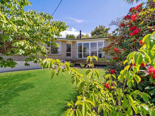 4 Kaira Street, Sawyers Bay