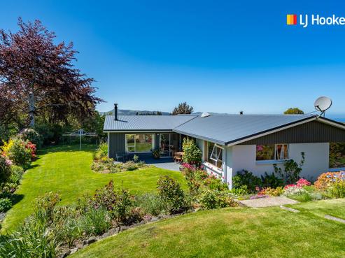 14 Larkins Street, Helensburgh