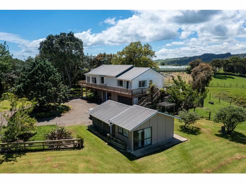 1616 State Highway 16, Helensville
