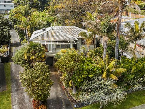 64 Stott Avenue, Birkdale