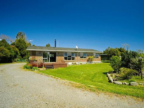 390 Robertson Road, Harihari