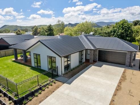 21 Tararua Crescent, Otaki