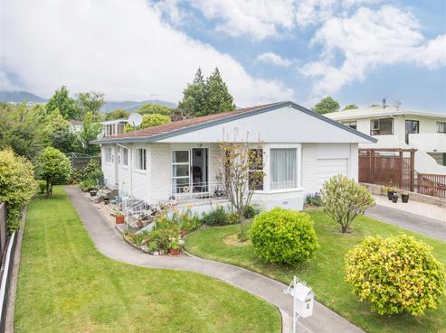 4 Porritt Place, Stoke