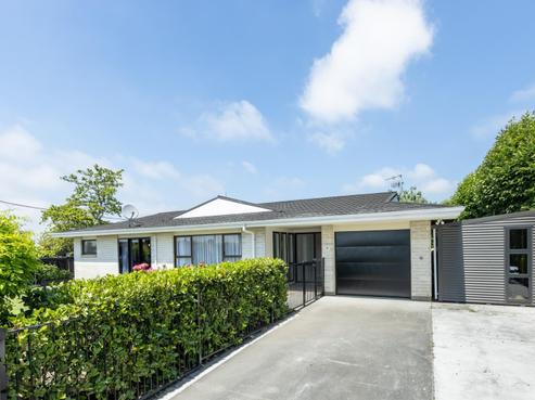 18 Neeve Road, Taradale