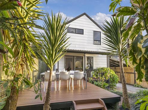 2/66A Birkdale Road, Birkdale
