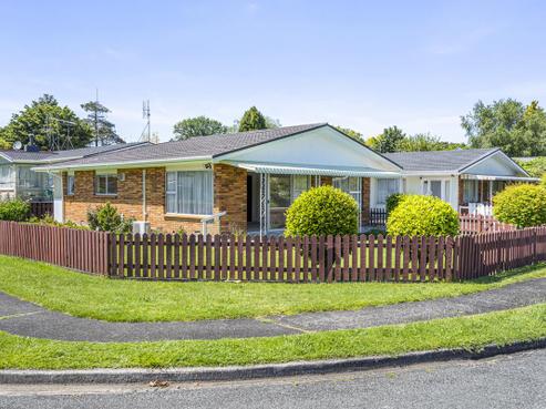 1 Gordon Place, Leamington