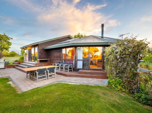 44 Greenacres Road, Redwood Valley