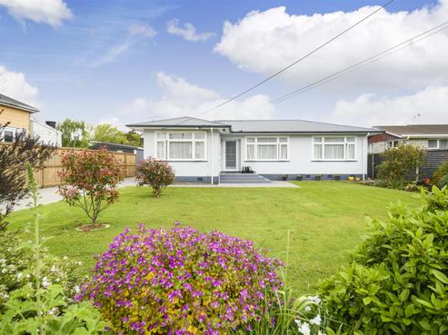 7 Grey Street, Marton