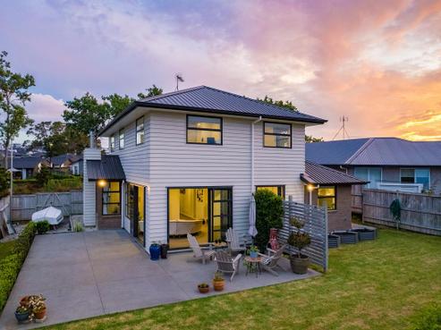 7 Kelly Greens, Silverdale
