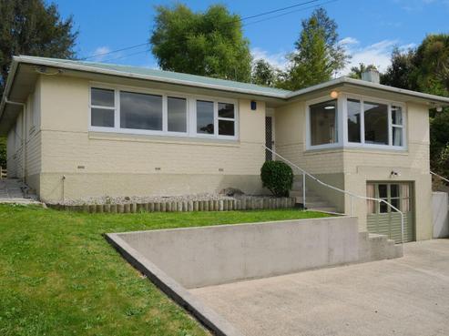 32 Centennial Avenue, Helensburgh
