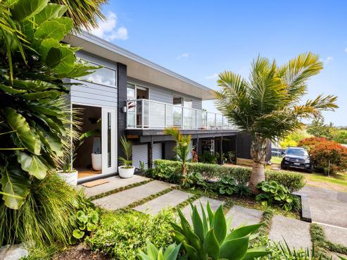 1 John Dee Crescent, Red Beach
