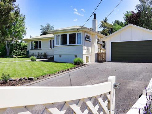 28 Domain Road, Waipawa