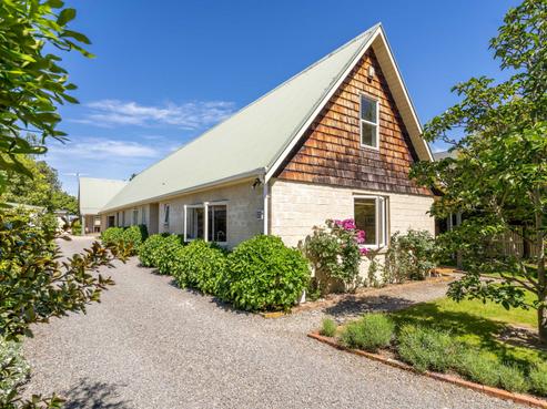 8 Daniel Street, Martinborough