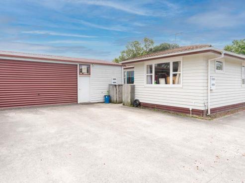 18 Wall Street, Nawton