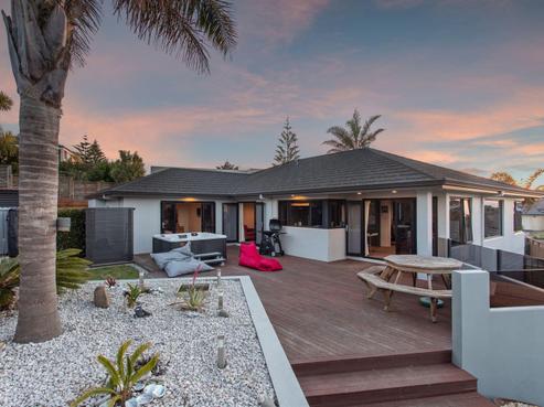 5 Island View Heights, Coastlands