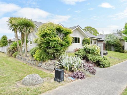 17 Blackadder Road, Pegasus