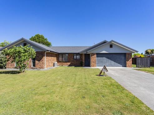 52 Paget Drive, Woodend