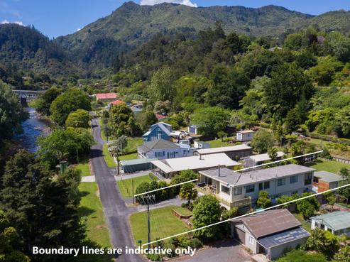 39 River Road, Paeroa