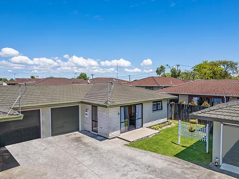 2/12 Wellington Street, Papakura