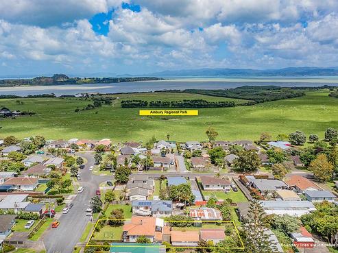 17 Matapouri Road, Mangere Bridge