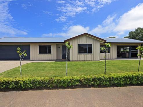 16 Airini Road, Waimarama