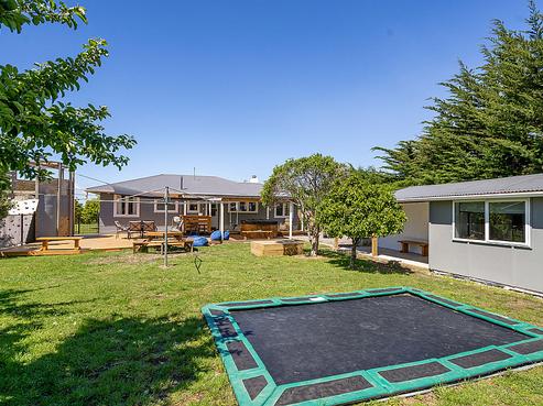 1273 State Highway 2, Featherston