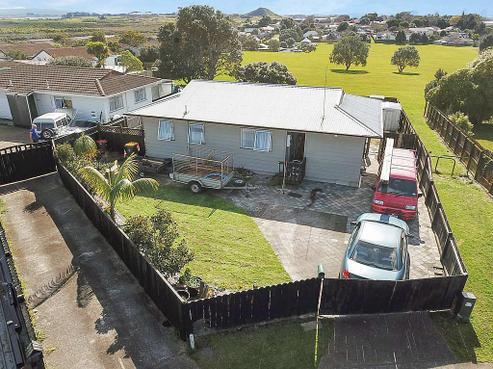 14 Balwyn Place, Clendon Park