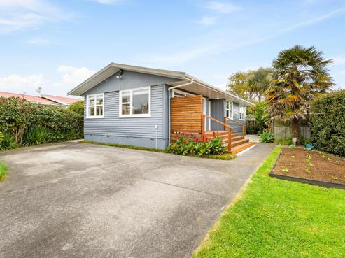 23 Clinton Avenue, Te Atatu Peninsula