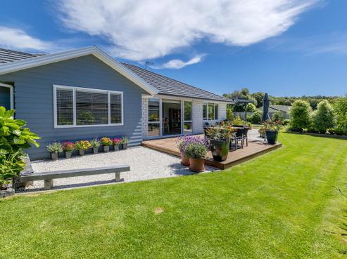 83 Waipunahau Road, Waikanae