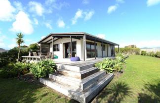 107 Sands Crescent, Matarangi