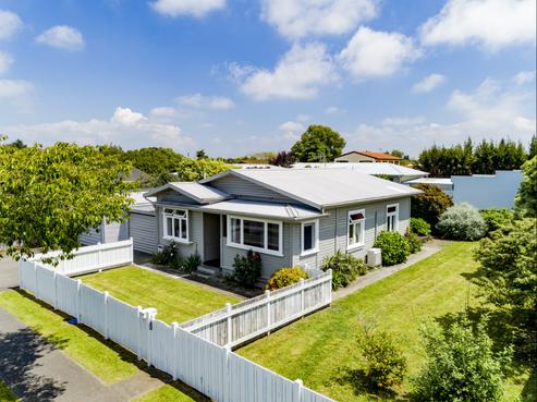 101 Park Road South, Akina
