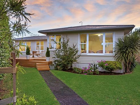 16 Brennan Avenue, Te Atatu Peninsula