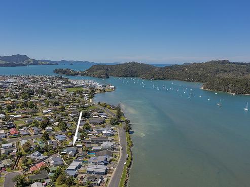 11 Robinson Road, Whitianga